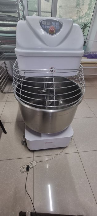 Тестомешалка сотилади 50 кг 1 ой ишлатилган
