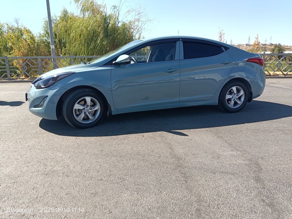 Hyundai Elantra  2015