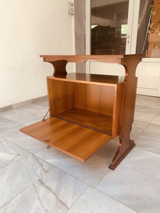 Италианско винтидж шкафче – Mid-Century Modern (1955–1965 г.)