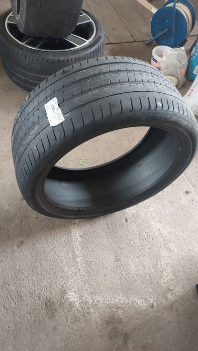 Pirelli 285 35 22