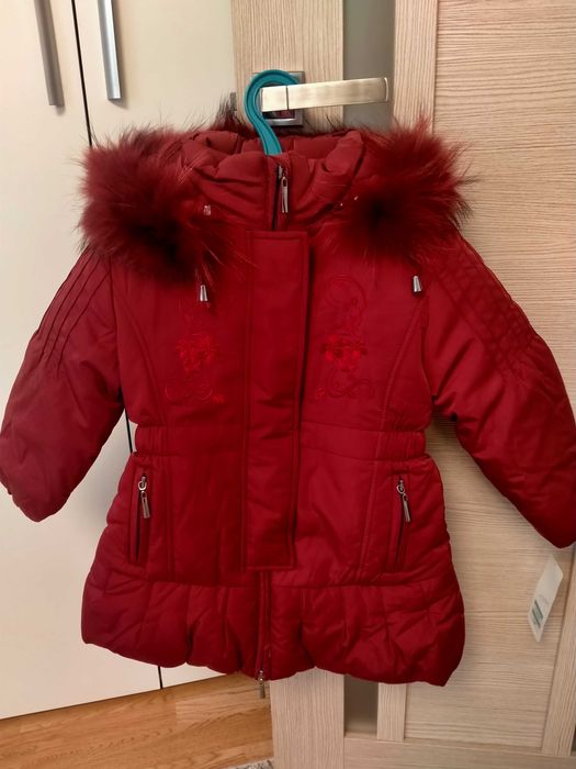 Продам зимний пуховик на девочку