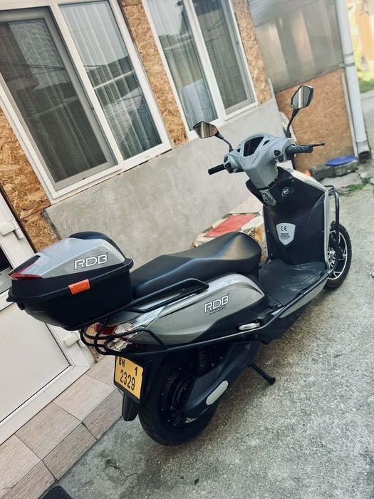 Scuter Electric fara permis