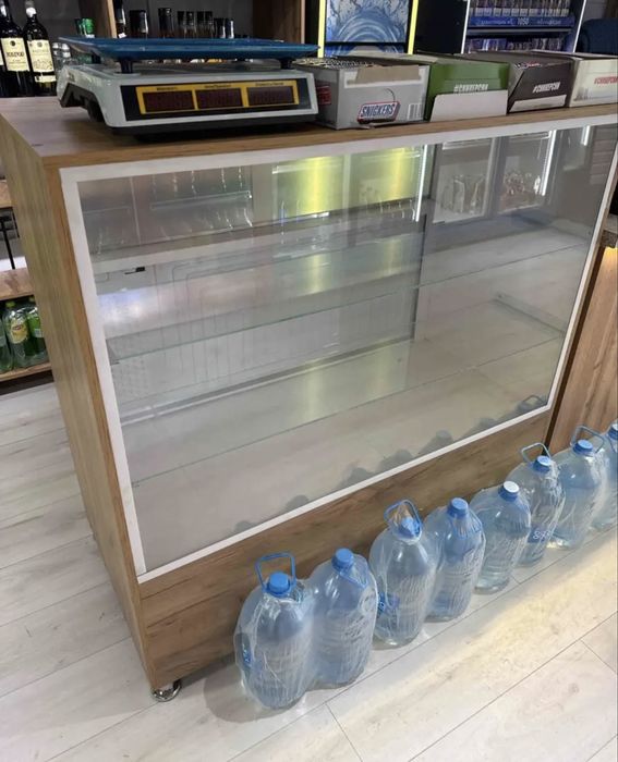Продам Витринный холодильник