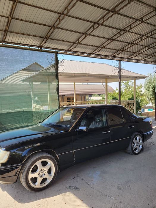 Mercedes-Benz E220