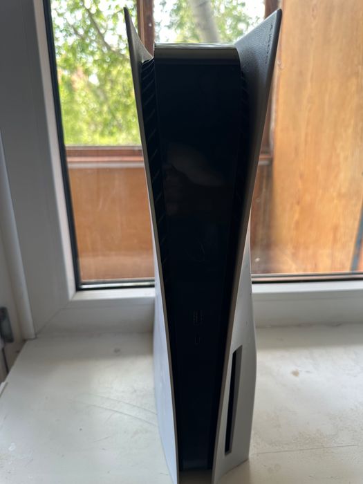 Продаю Sony PlayStation 5