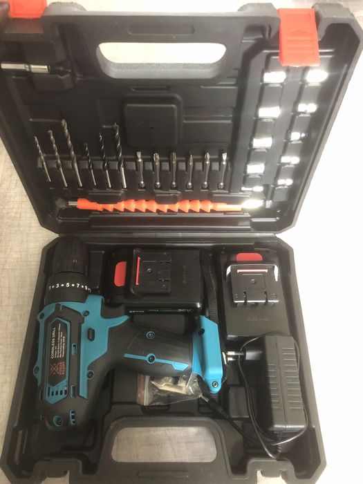 Шуруповерт абсолютно новый