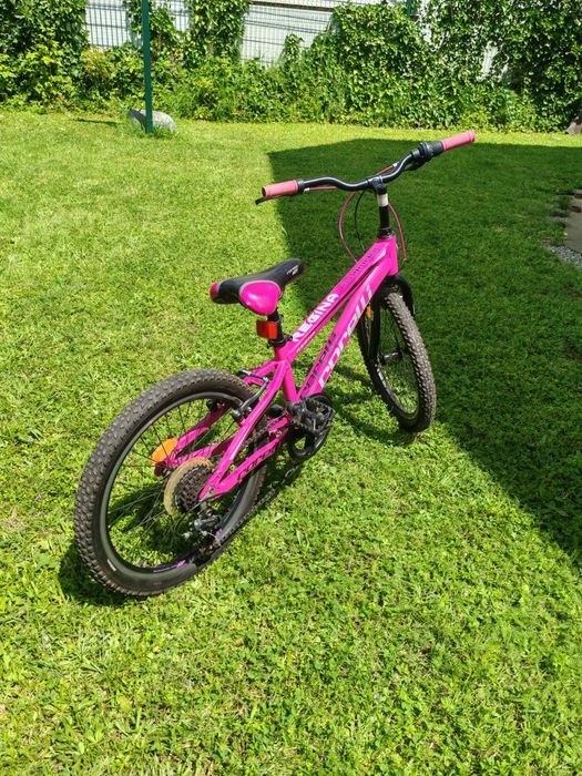 Bicicleta pentru copii roz