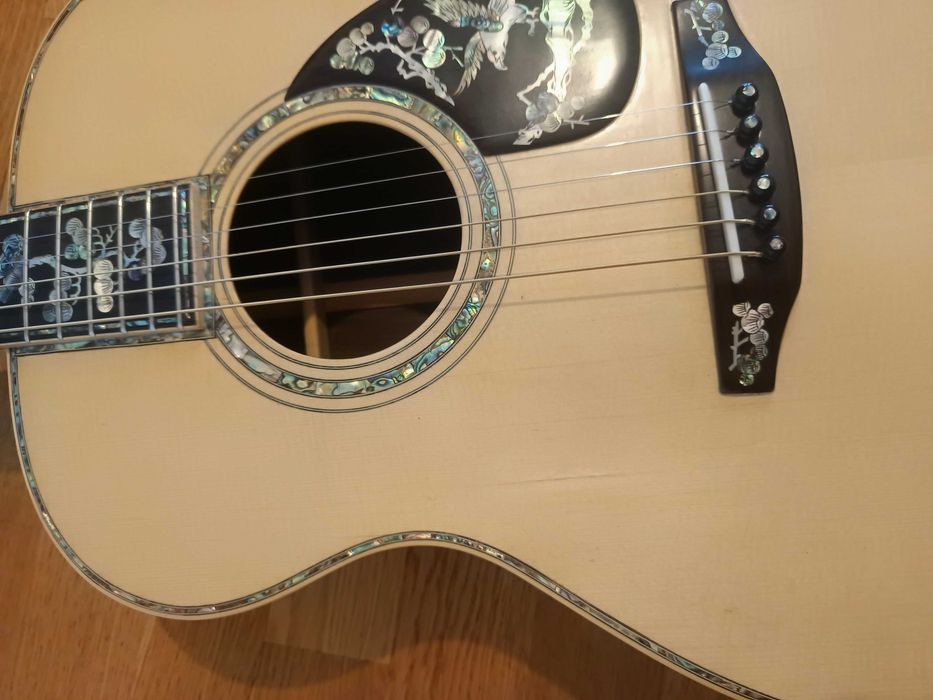 Невероятна лютиерска акустична китара - много рядка