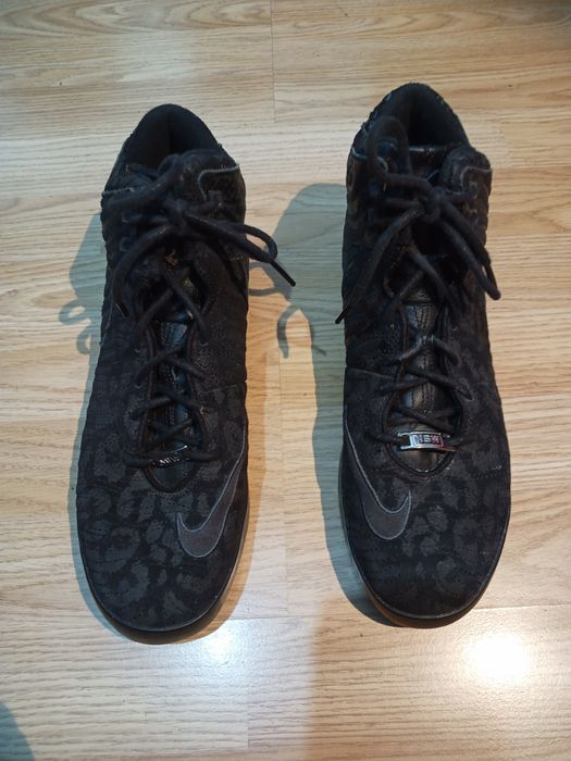 Adidași Nike LeBron NSW nr 42