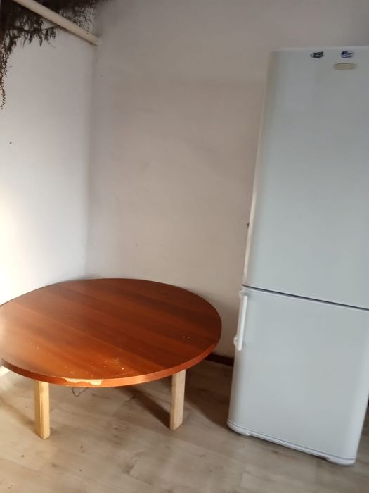 Круглый стол продам