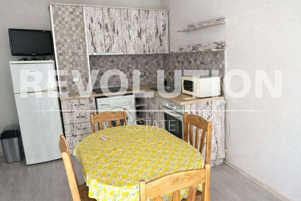 Двустаен апартамент  в гр.Варна, Цветен квартал!