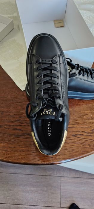 Guess 46 negru,noi!