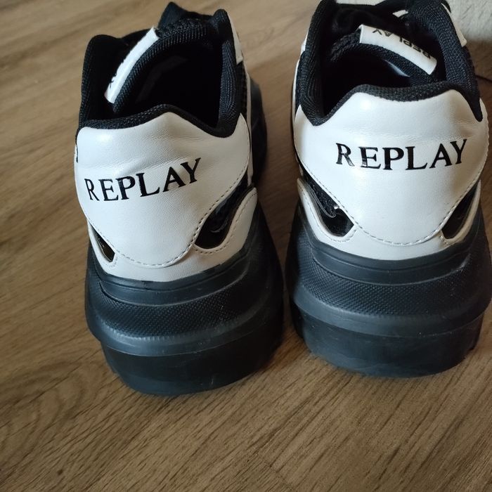 Дамски сникърси  Ripley