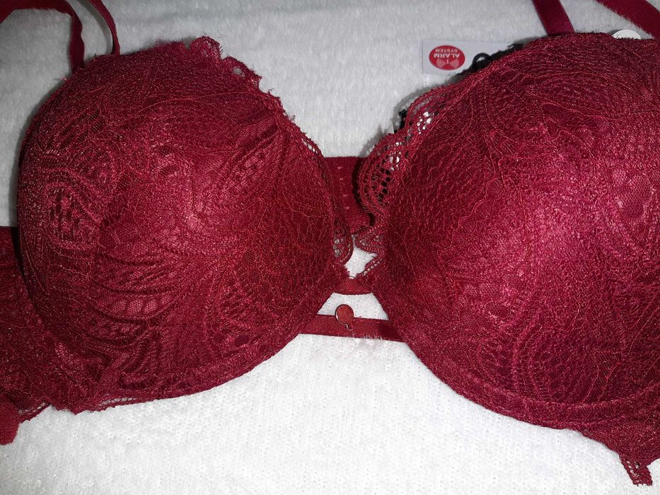 Sutien rosu dantelat superb cu burete NOU stil Victoria's Secret