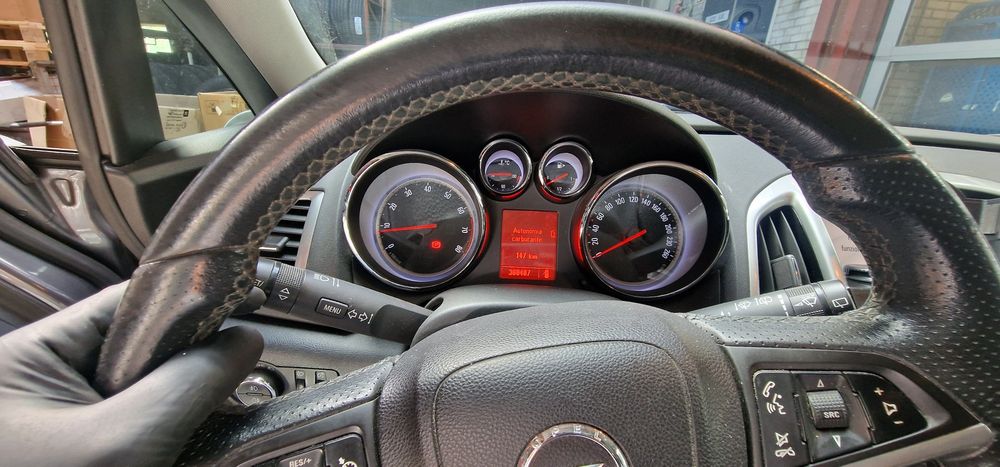 Vand opel astra j