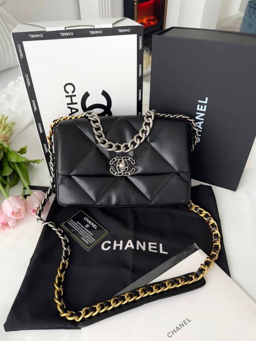 Geanta Chanel 19