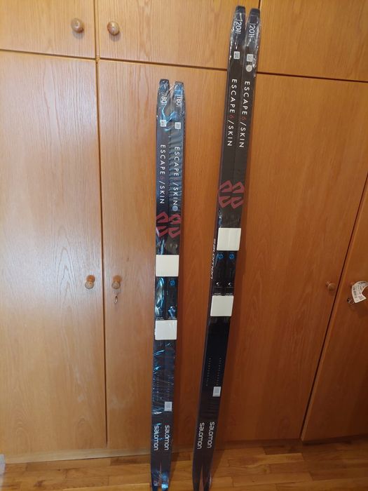 Schiuri slim Salomon Escape Skin 201cm și 180cm  noi