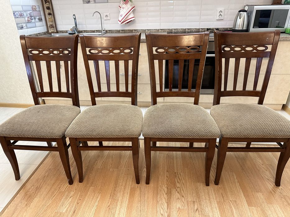 Деревянные стулья 4шт