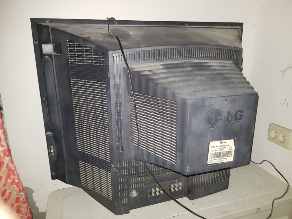 продам два б/у телевизора LG