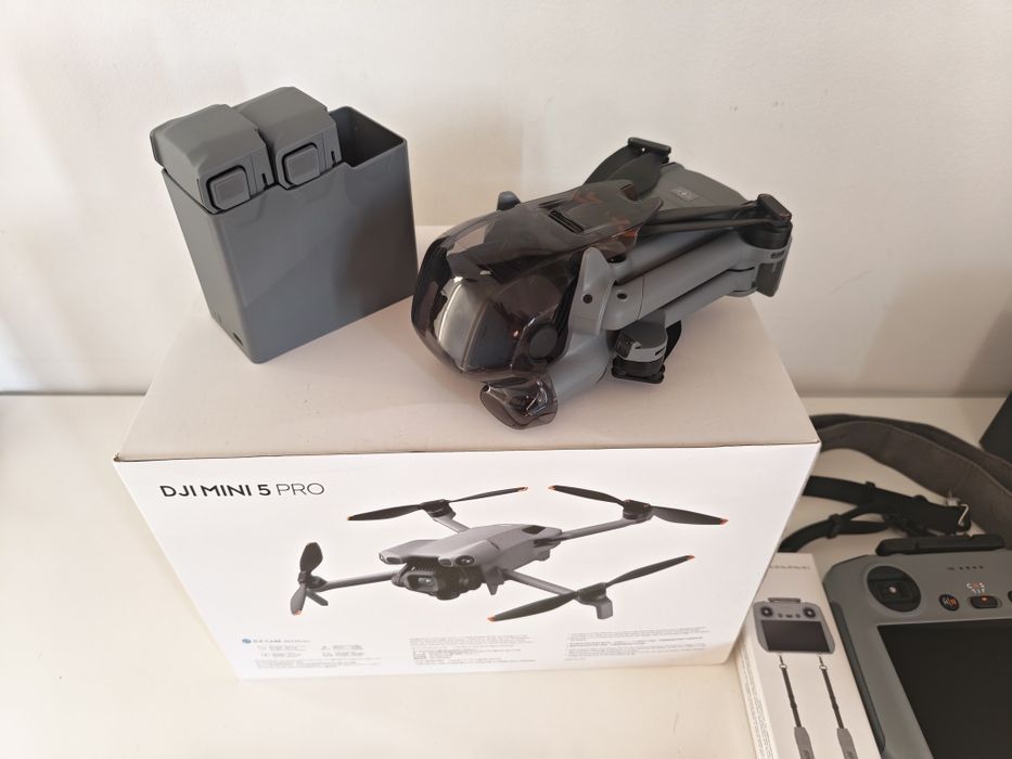 DJI Mini 5 Pro Drona 4 K Fly More Combo + DJI RC 2 Scheia • OLX.ro