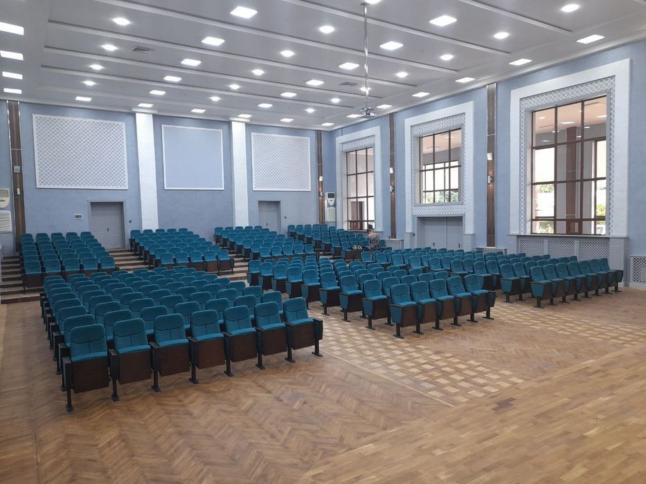 Театральный кресло - удобное и прочное