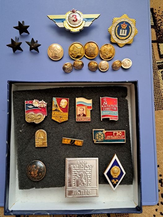 Значки и пуговицы