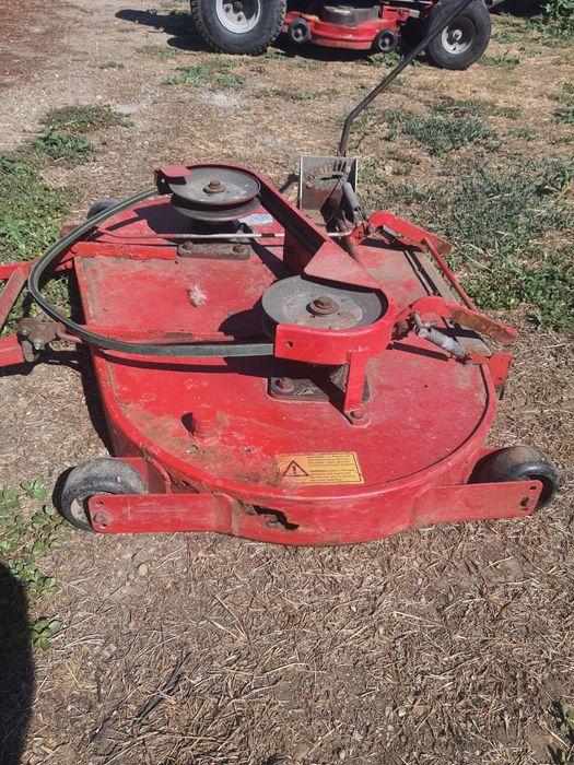 Masa de taiere pentru tractoras gazon