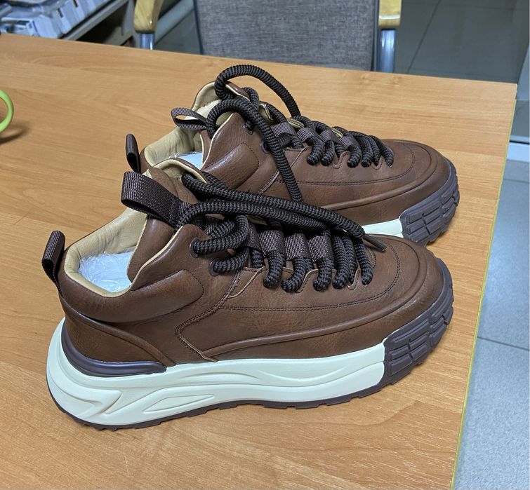 Продам мужские ботинки