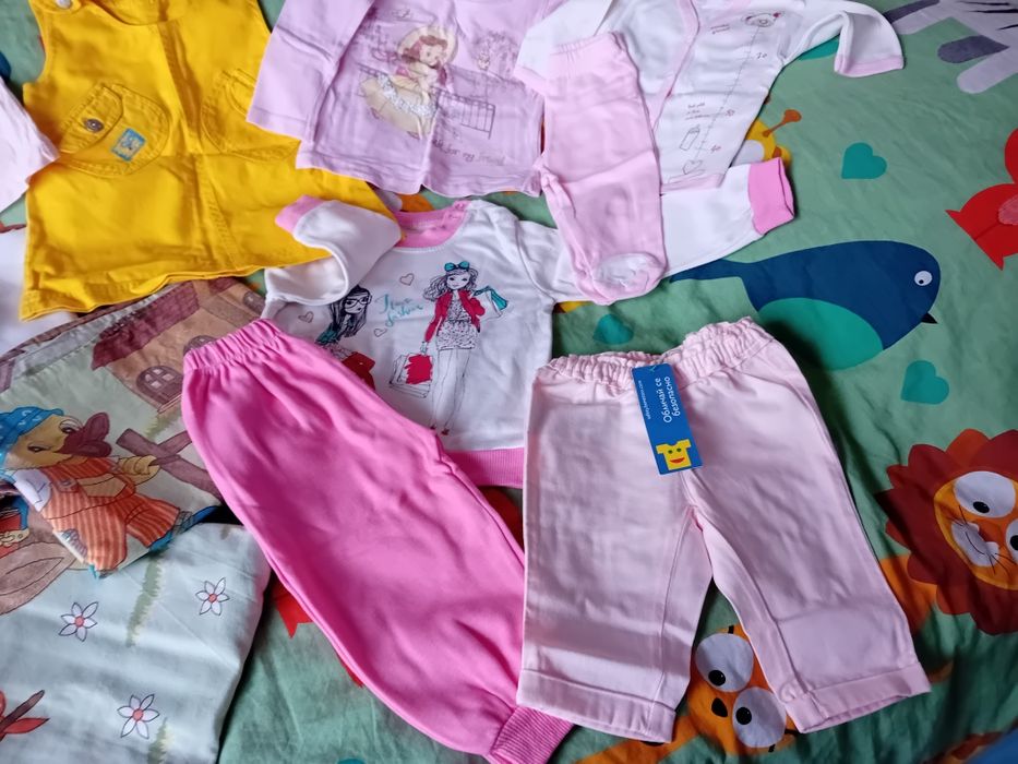 Бебешки дрешки и спално бельо за кошара - от 0 до 1 година