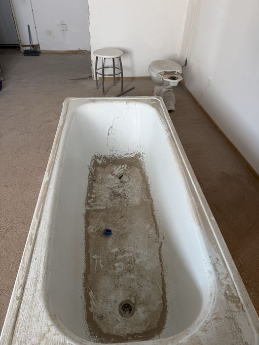 Продам ванну и унитаз