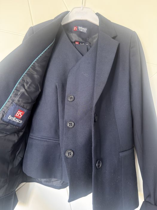 Школьная форма в идиальном состояни.