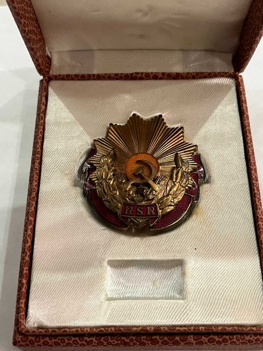 Medalii-Ordinul muncii si Medalie aniversara 1974