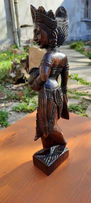 Sculptură - Lemn -  foarte frumos lucrata manual!