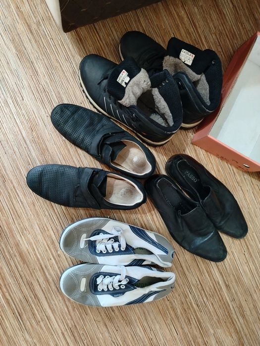 Кроссовки размер 40 цена 2000тг