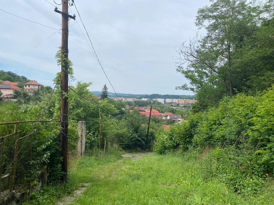 Teren intravilan 1.799 mp zona A Triaj - Mai multe