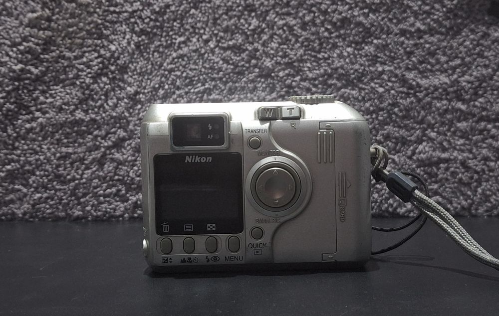 Nicon coolpix 885