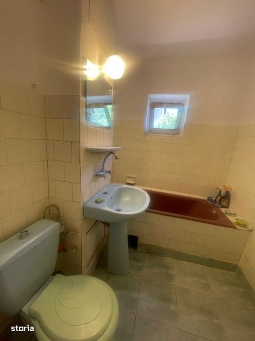 Apartament decomandat, 3 camere si 2 bai, 63.97 mp, zona Lapus Arges