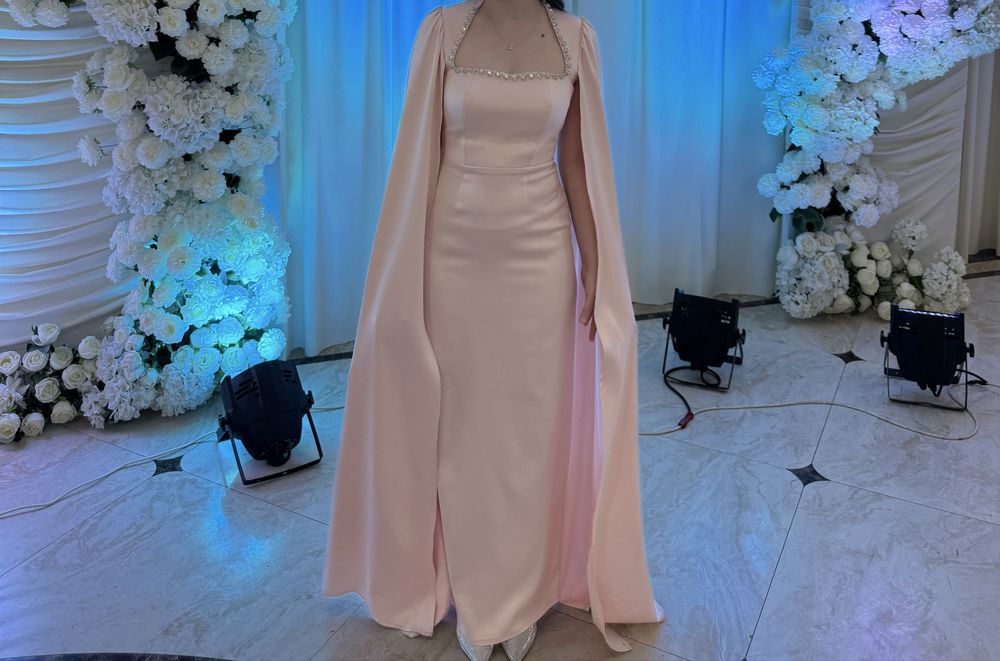 платье вечерное.