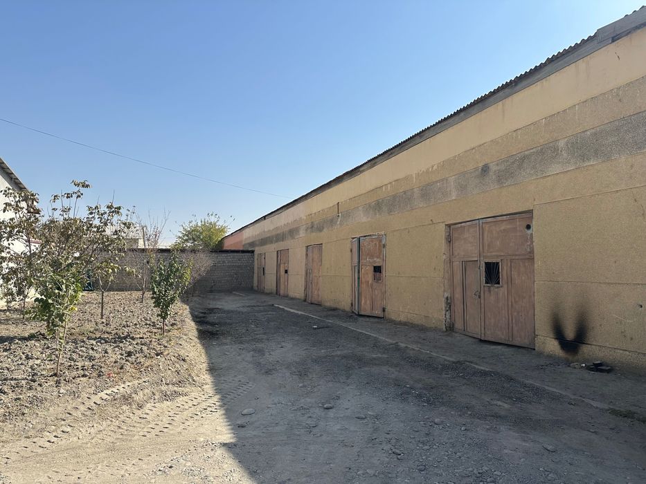 Продается здание с землей на Пулатдархане (Саехат) 30 соток под склады