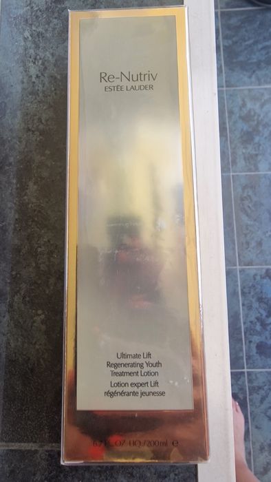 Estee Lauder Re-Nutriv softening Lotion