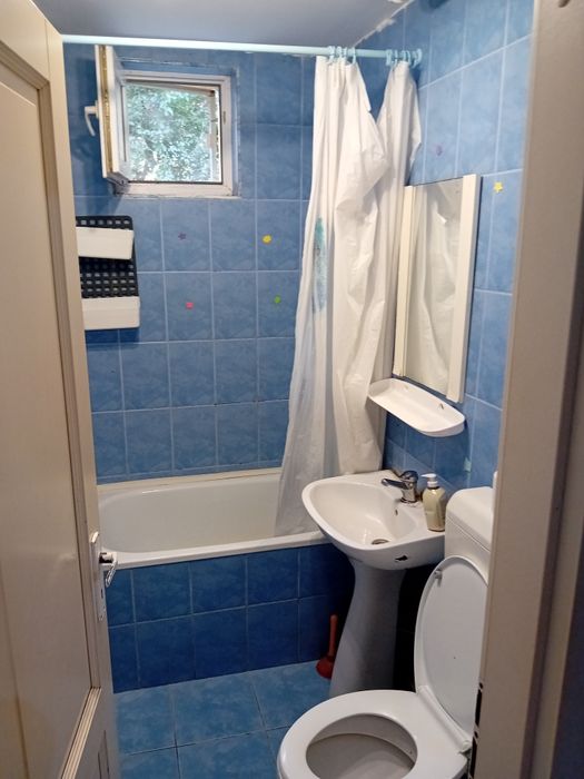Închiriez apartament 3camere