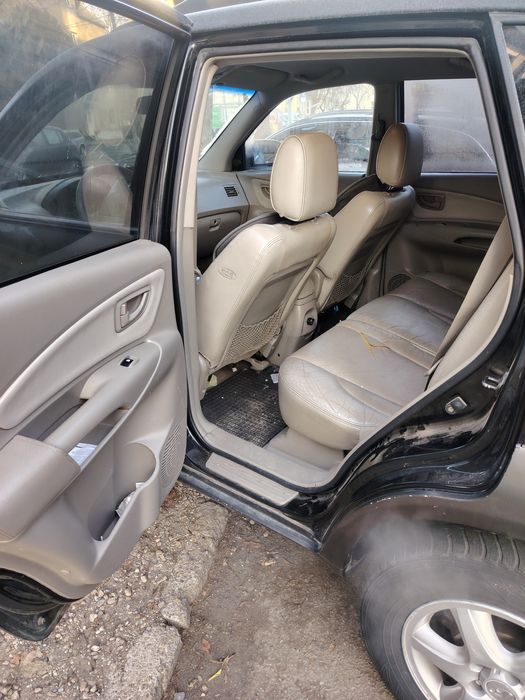 Vând Hyundai Tucson 4*4
