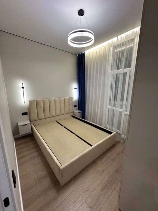 Двухспальная кровать