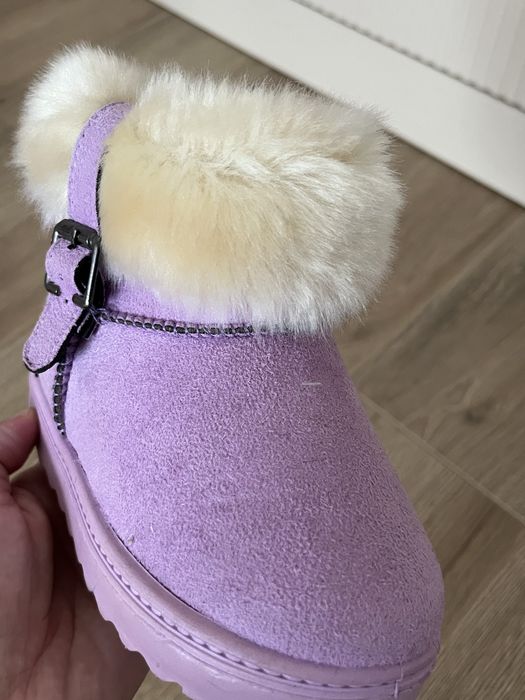 Продам угги детские новые