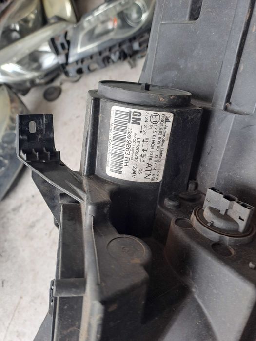 Far stanga dreapta Faruri Opel Zafira C cu Lupa