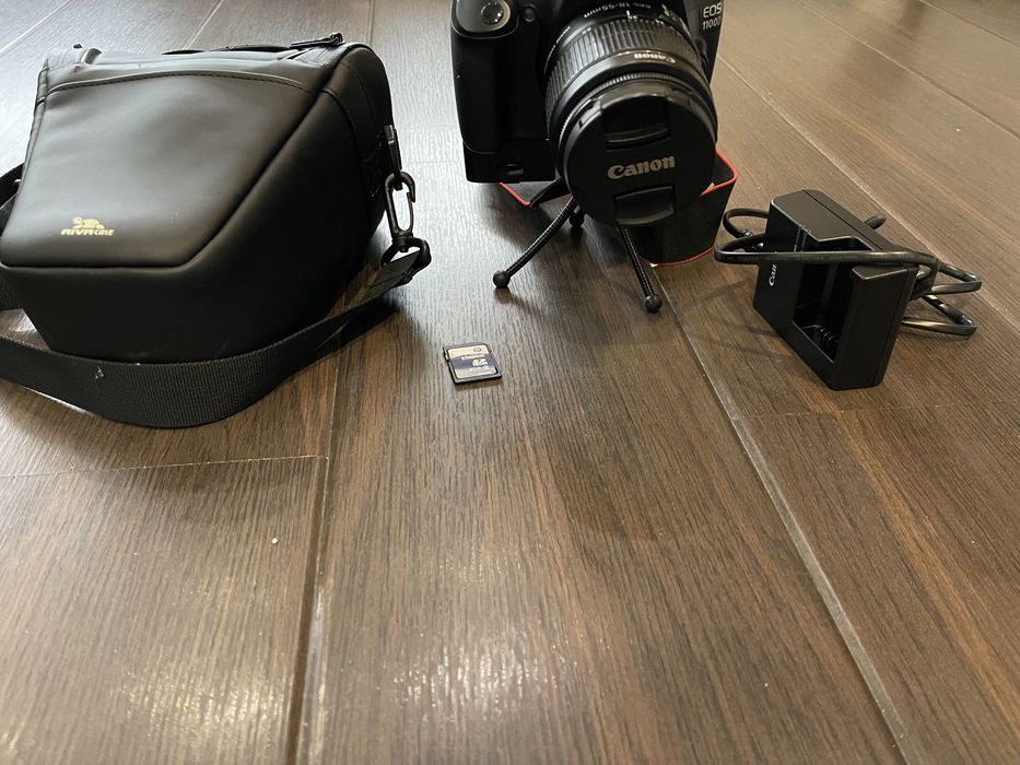 Фотоапарта Canon EOS 1100D и oбектив 18-55mm