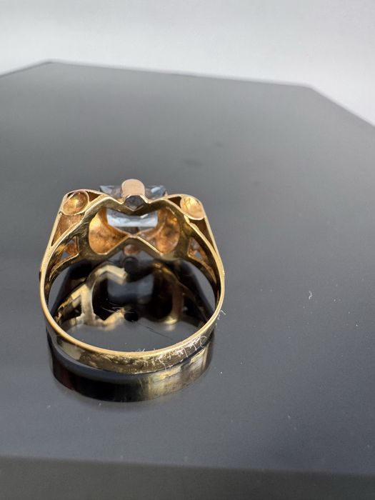 Inel din aur 18 k si acvamarin