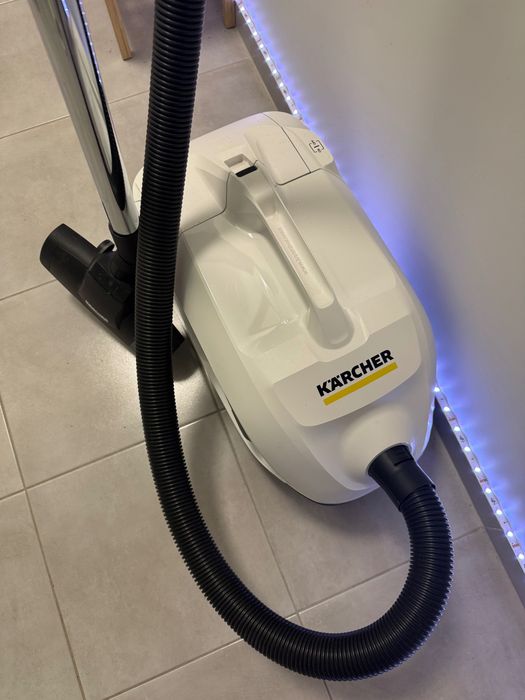 Прахосмукачка Karcher DS 6 с воден филтър