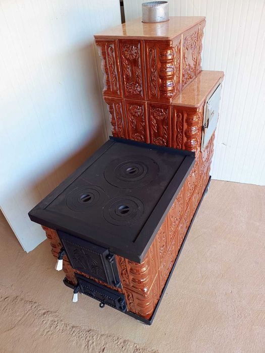 Soba de teracota 4 randuri cu plita mare si cuptor pe partea dreapta