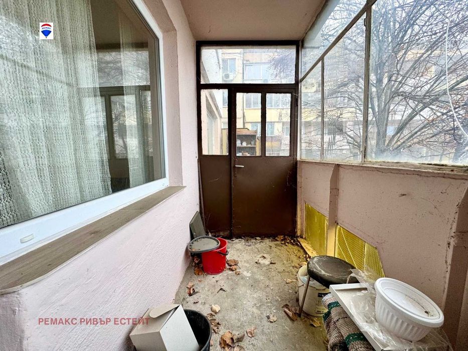 Тристаен апартамент за продажба кв. Чародейка юг